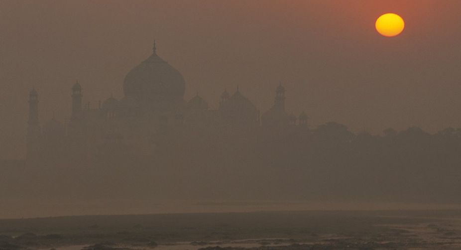 Air pollution: United Airlines suspends flights to Delhi