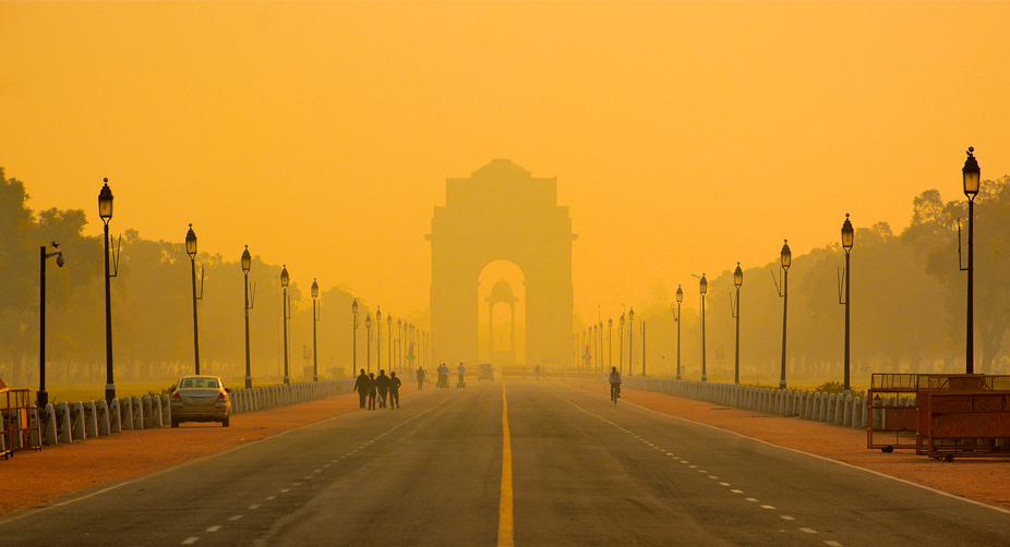 Dense fog engulfs Delhi on Republic Day