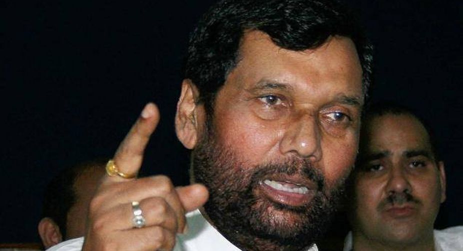 Paswan stable, under close observation in ICU