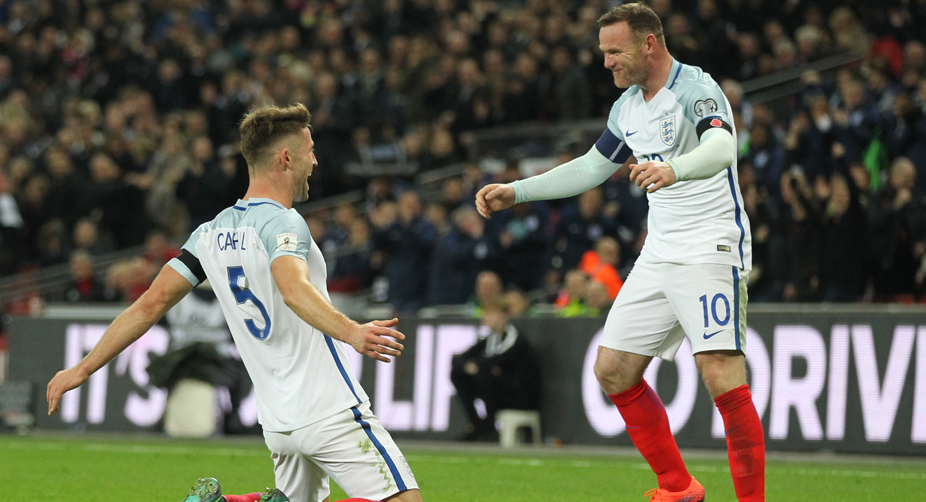 England sweep Scots away, France hit back to win