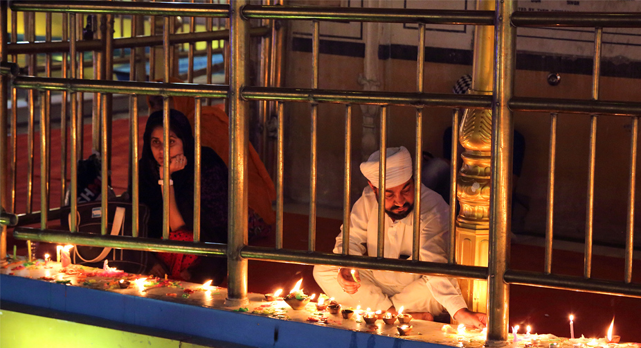 Diyas and candles are seen everywhere on <i>Bandi Chor Divas</i> (Photo: Varun Joshi/SNS) img