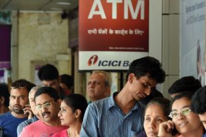 Currency shortage in UP banks, ATMs trouble people