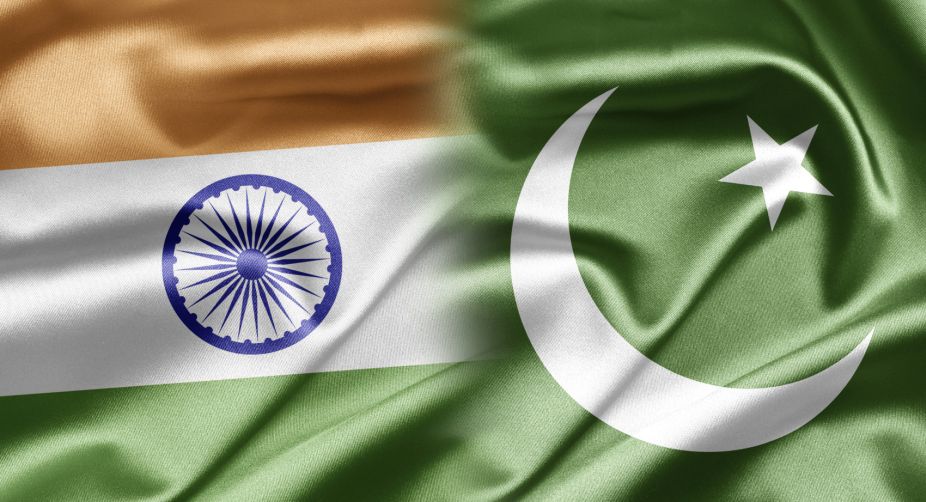 Sartaj Aziz to visit India, hints at easing of hostility