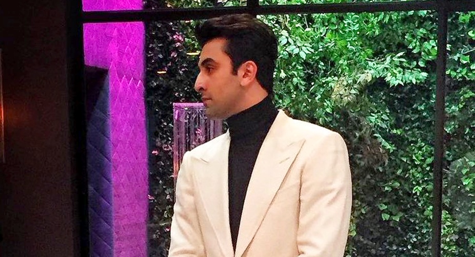 Ranbir Kapoor looks perfect in a white blazer on 'Koffee With Karan' (PHOTO: Twitter) img