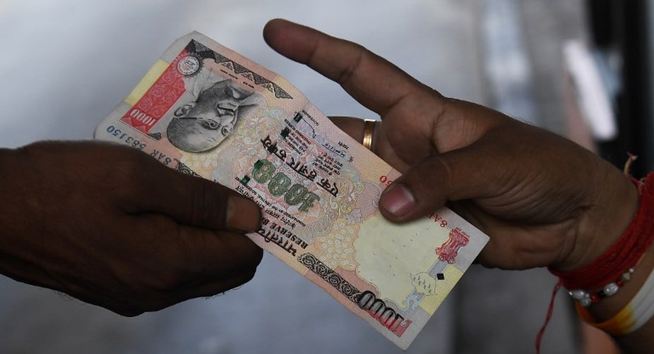Govt lowers notes exchange limit to Rs.2,000
