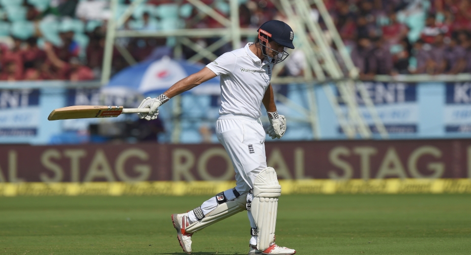 2nd Test: England loses Cook early after dismissing India for 455