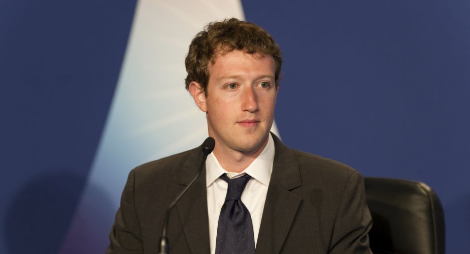 Facebook Founder CEO Mark Zuckerberg visits China again, meets students