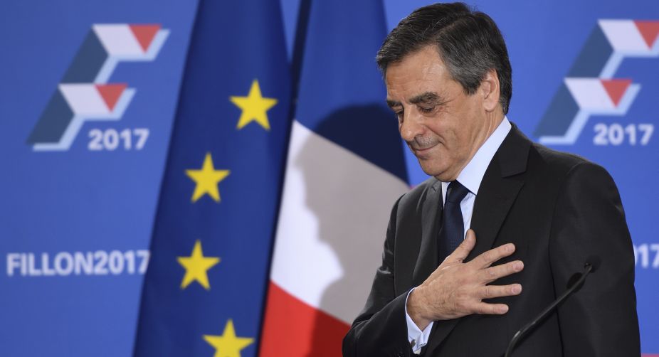 France presidential race: Fillon wins conservative candidacy