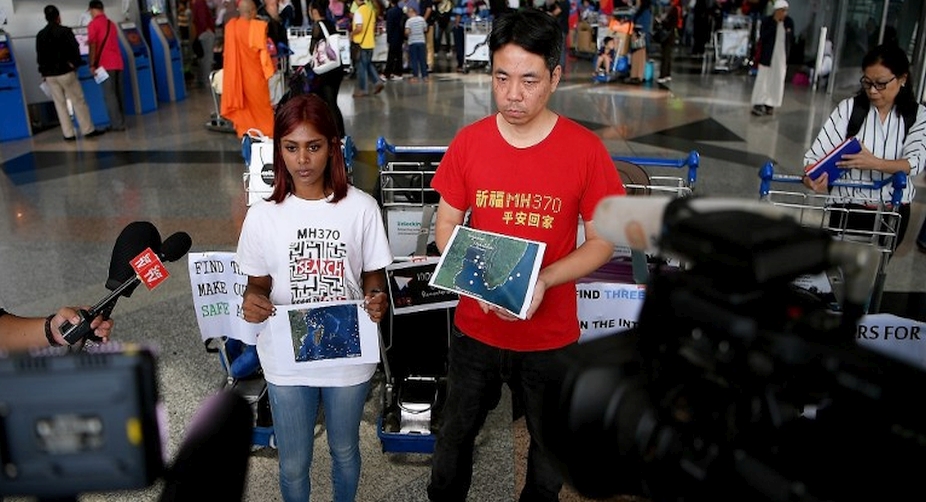 Relatives of missing MH370 take search into their ‘own hands’