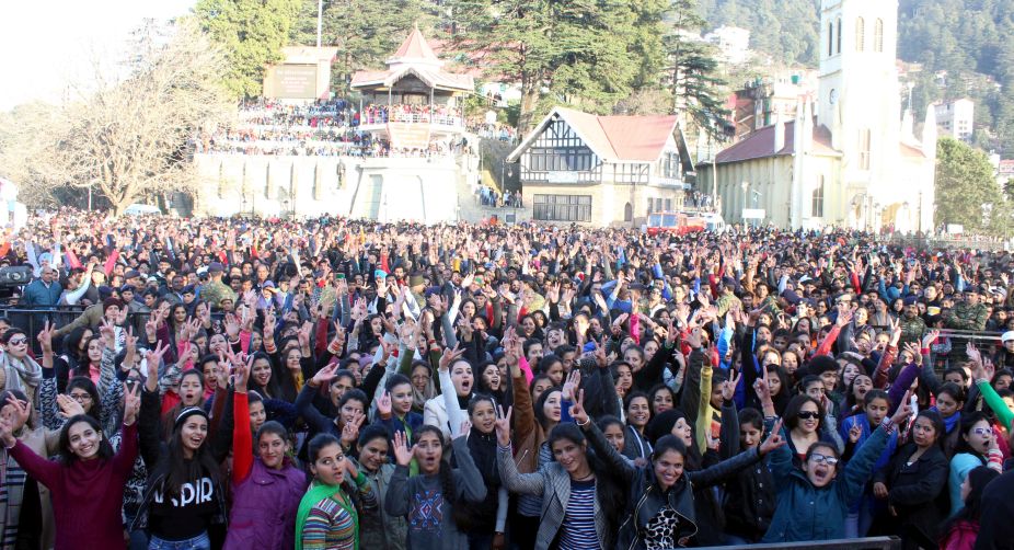 Tourists make beeline for Shimla to celebrate New Year