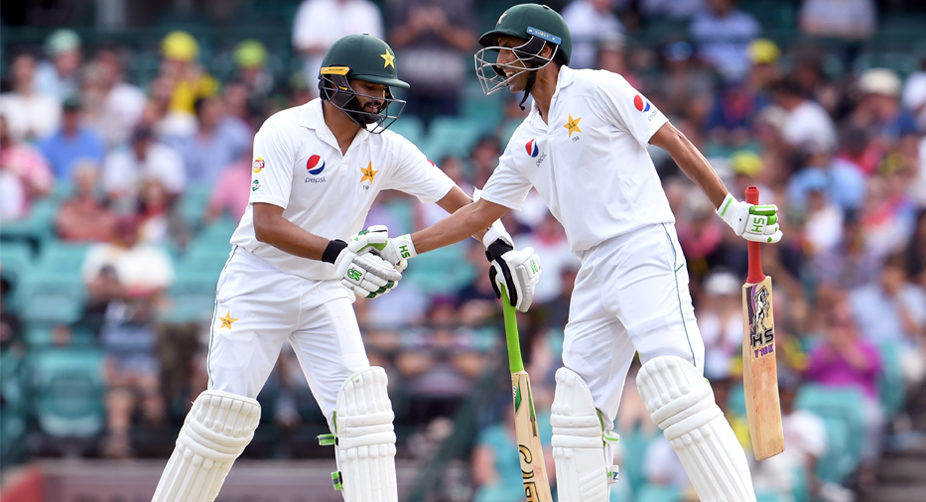 Azhar, Younis lead Pakistan fightback after Aussies declare at 538