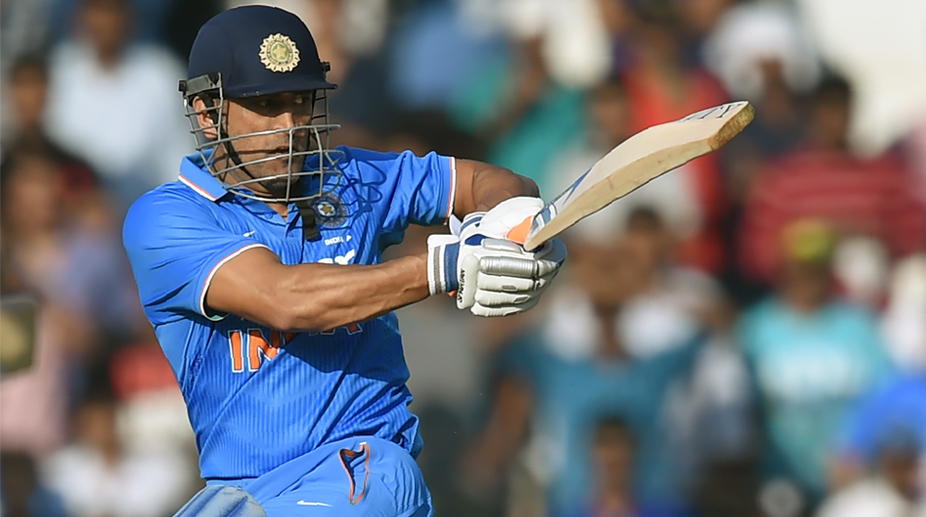Will continue hitting sixes: Dhoni