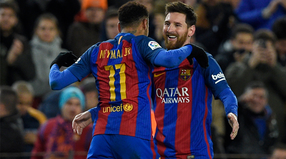 Messi free-kick magic sends Barca into Cup quarters