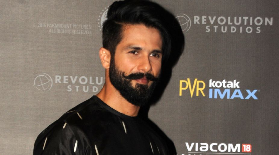 Shahid lauds ‘cinema with content’ after Filmfare win