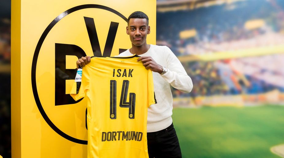 Borussia Dortmund sign Swedish teenage striker Isak   
