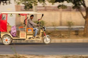 4-wheelers to get ‘eco-friendly service’ permit in Delhi: STA