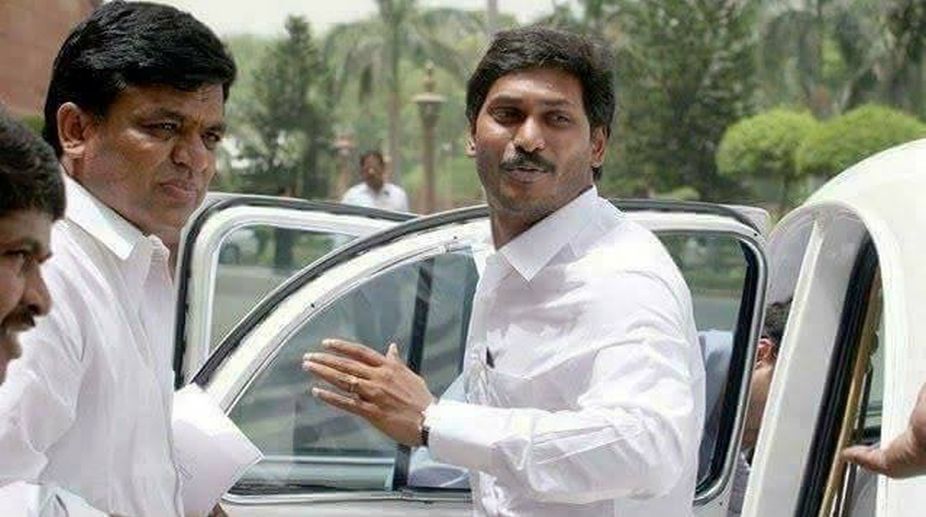 Jagan threatens to send Andhra collector to jail
