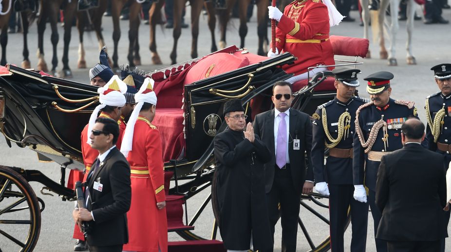 President uses buggy to arrive at Parliament
