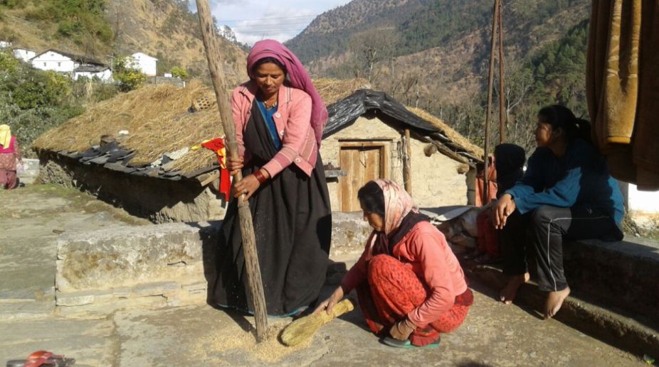 Congress struggling, lotus likely to bloom in Uttarakhand