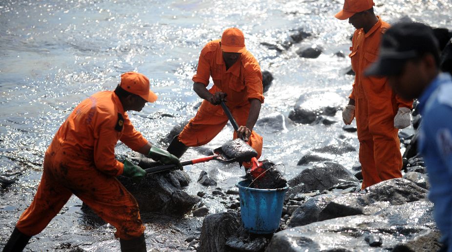 6 days after oil spill, clean up efforts intensified