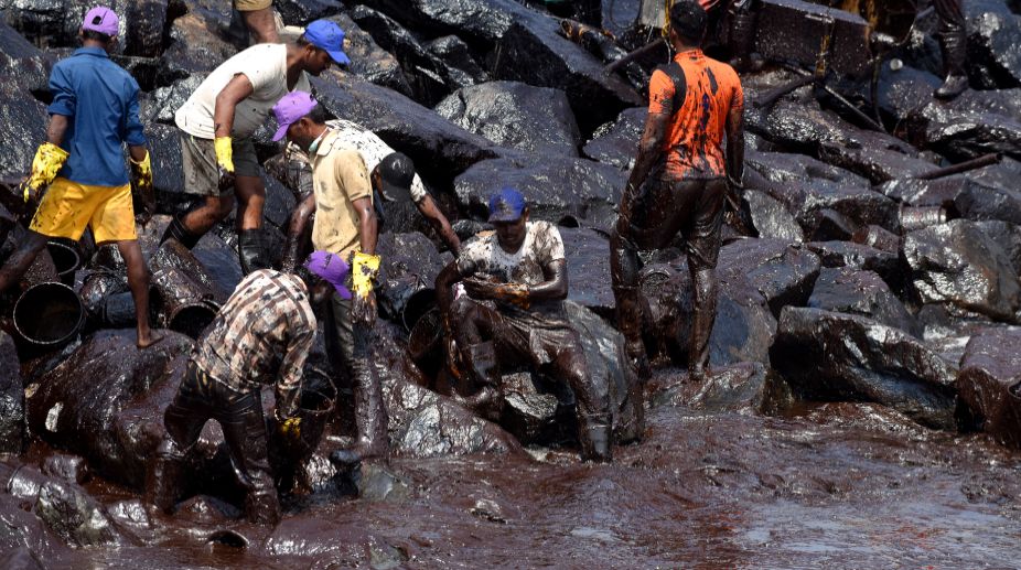 Tamil Nadu chief minister visits oil spill site
