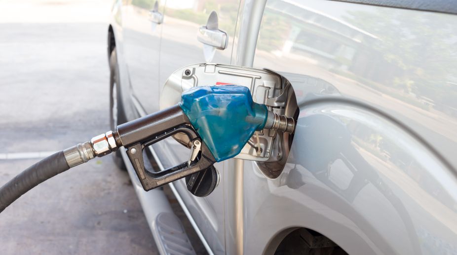 Govt denounces bid to shut petrol pumps on Sundays