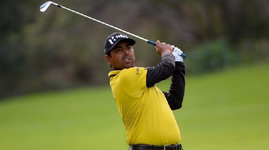 Lahiri storms back on second day with 5-under card to make cut