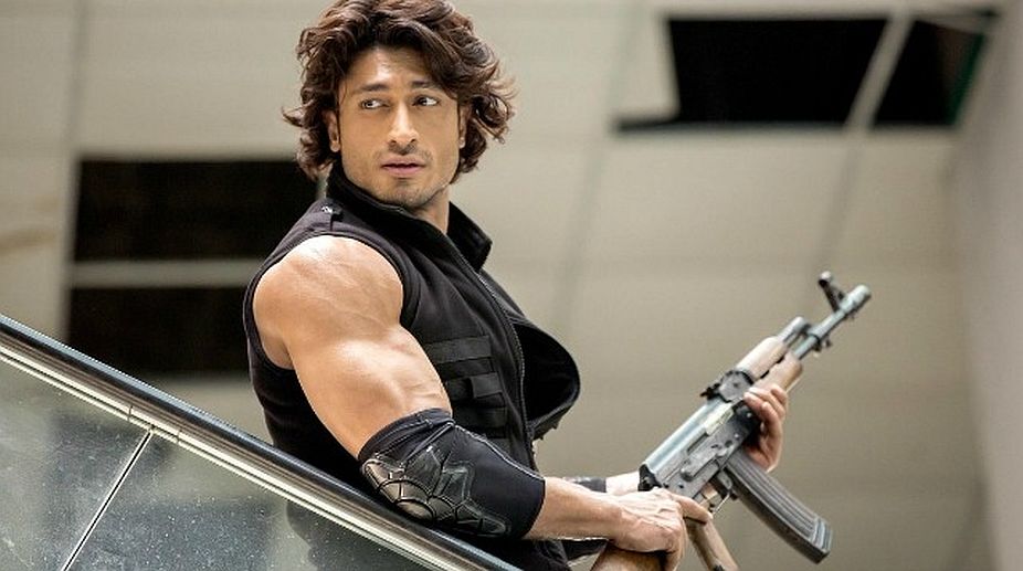 A stuntman wishes to learn action tricks from Vidyut