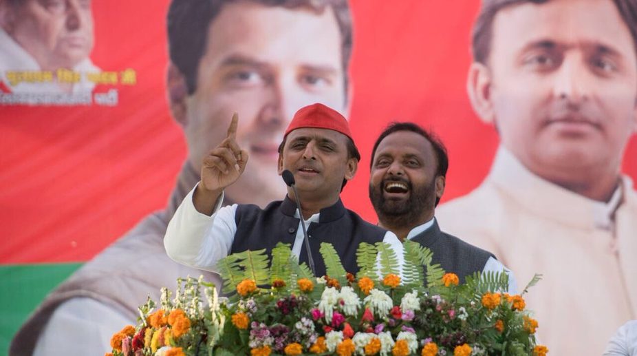 Akhilesh Yadav, Rahul Gandhi dare PM Modi in Varanasi
