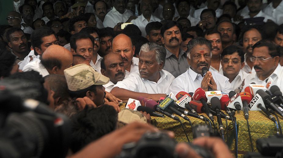 Panneerselvam camp meets CoP seeking permission to stage fast