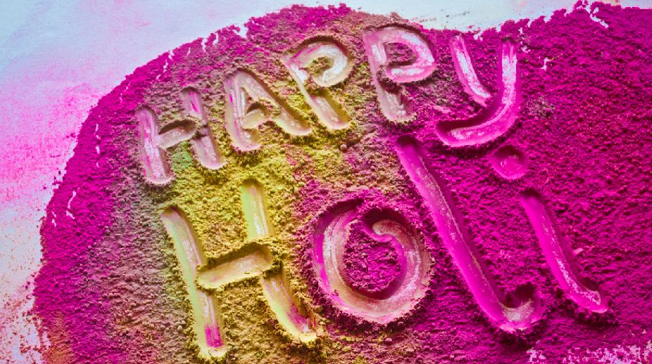 Holi 2017: Whatsapp messages for your loved ones!