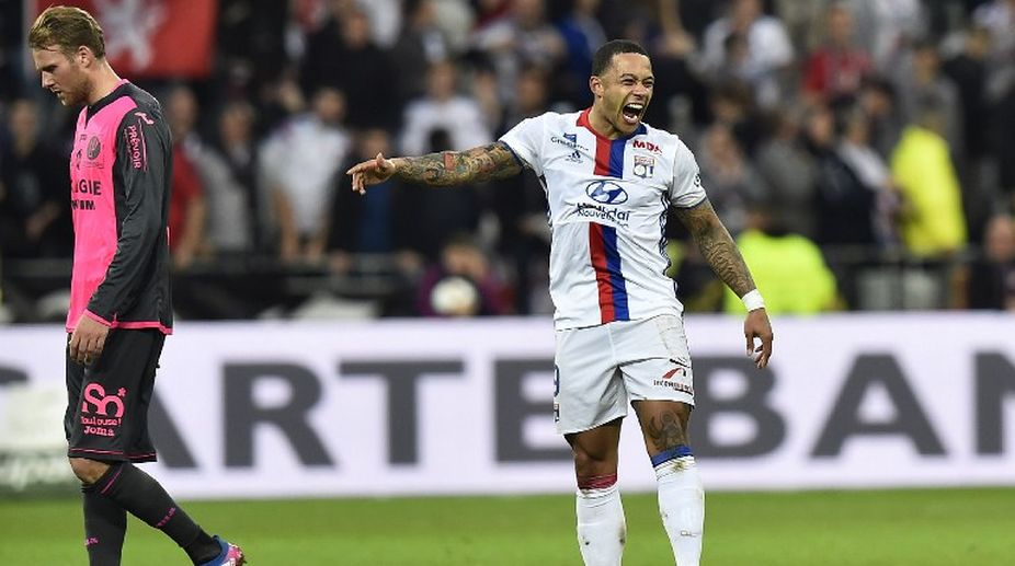 PSG back on track, Depay dazzles in Lyon’s big win in Ligue 1