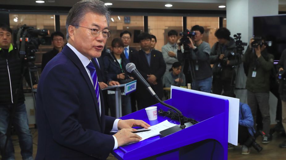 S Korean former opposition leader leads presidential poll