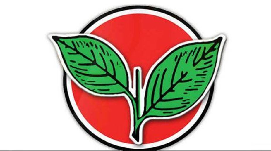 Election Commission to decide on AIADMK symbol