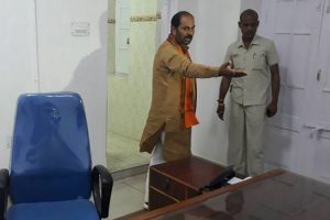 Armed with broom, UP Minister cleans office, corridor