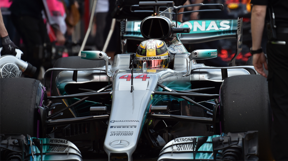 Australian GP: Lewis Hamilton remains ahead in 2nd practice