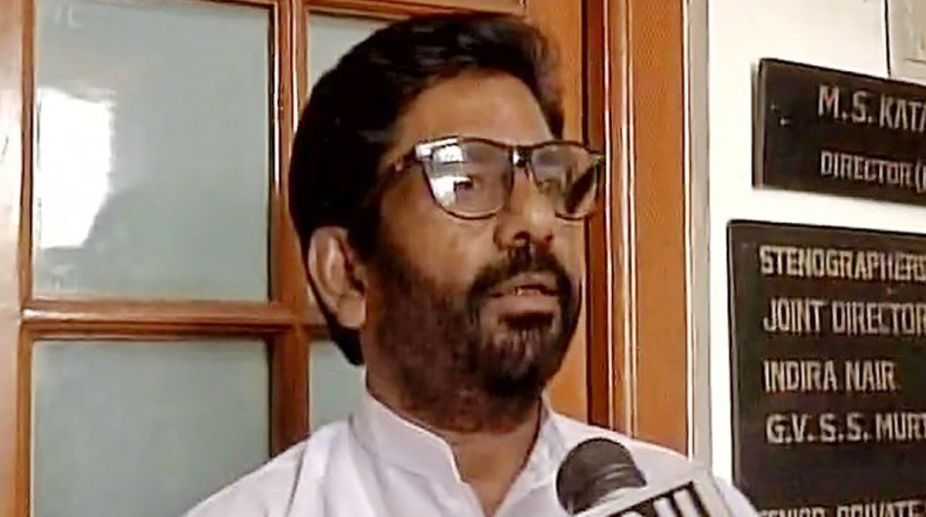 Shiv Sena MPs demand lifting of flying ban on Gaikwad