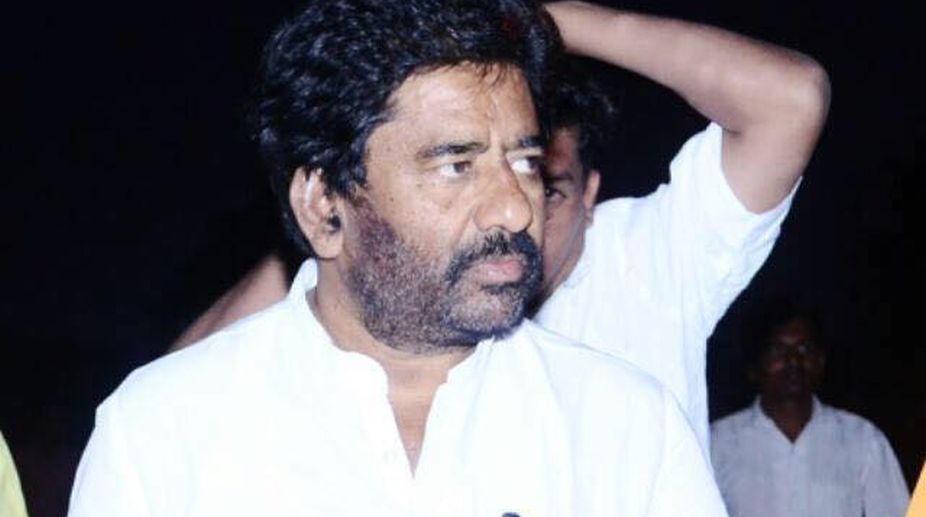 Barred by top airlines, Shiv Sena MP Gaikwad catches train