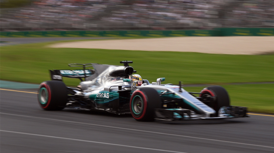 Australian GP qualifying: Hamilton edges Sebastian Vettel to take pole