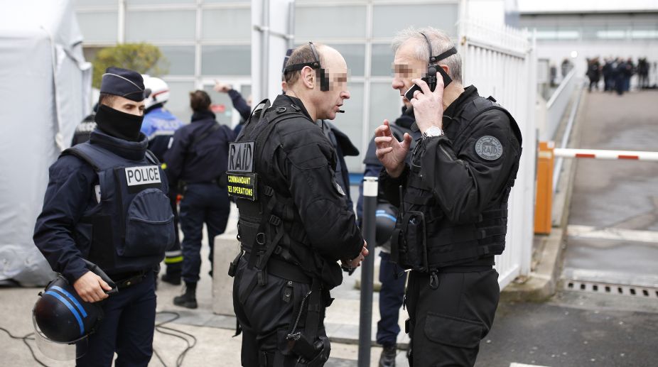 France attack: Gunman injures 3 outside metro station