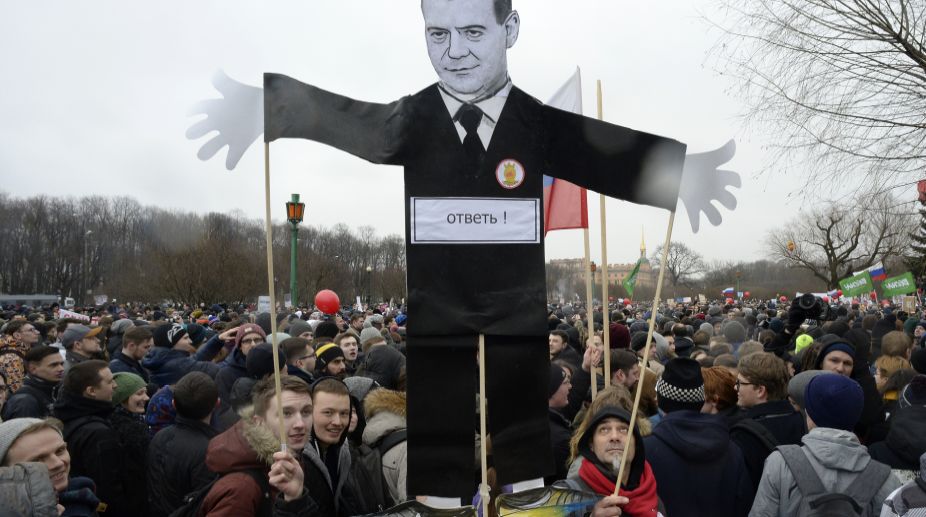 EU demands release of Russian anti-corruption protestors