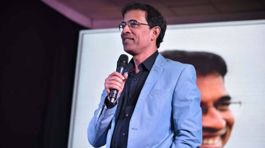 Cricket commentator Harsha Bhogle to return on air for IPL 10?