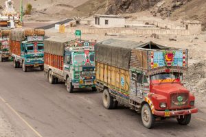 Jammu-Srinagar highway opens for one-way traffic