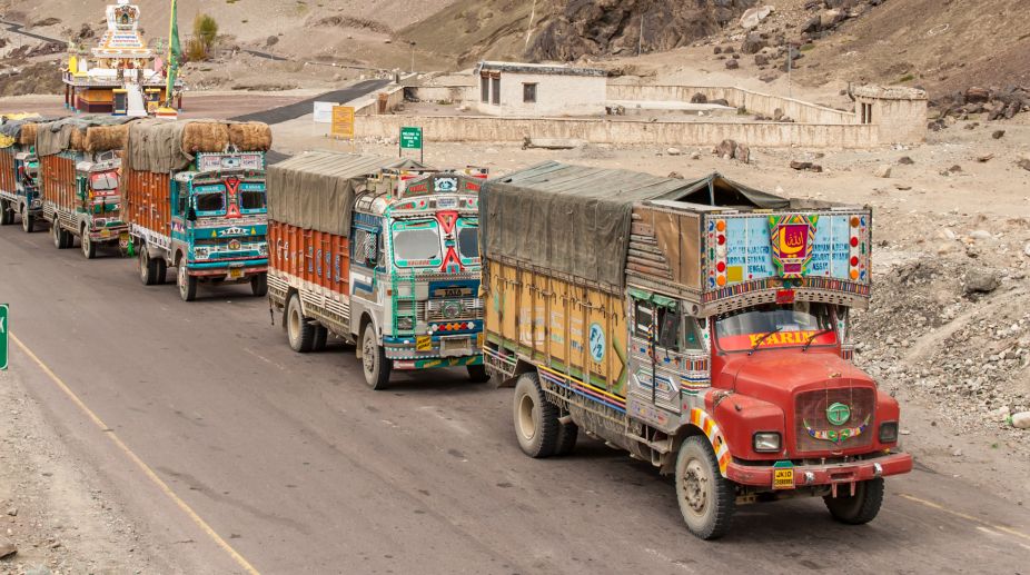 Jammu-Srinagar highway opens for one-way traffic