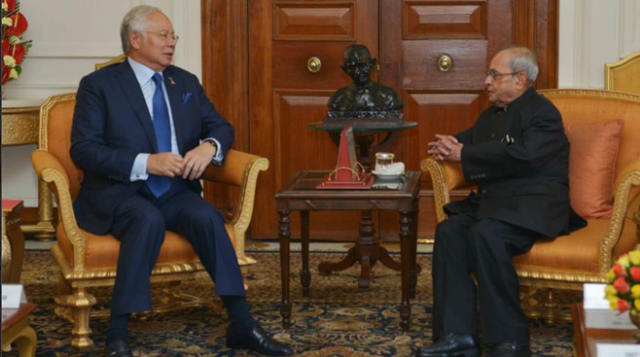 Malaysian PM calls on President Mukherjee