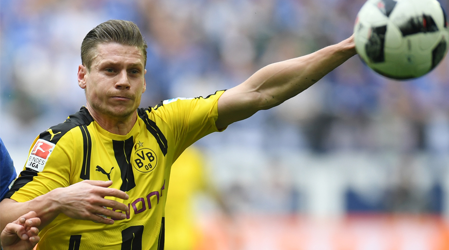 Lukasz Piszczek signs contract extension with Borussia Dortmund