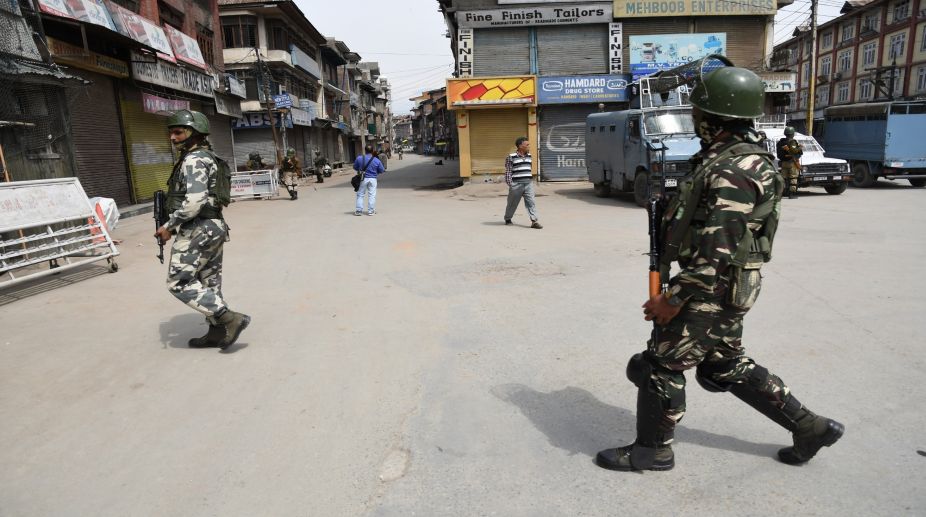Protesters injured in Srinagar bypoll violence
