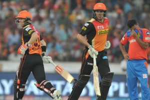 IPL 2017: Warner, Henriques drive SRH to easy win over Gujarat Lions