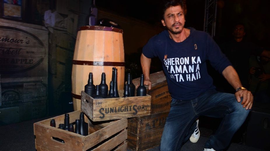 SRK meets his ‘fav’ Warren Beatty