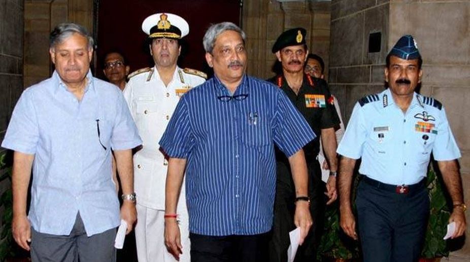Resolving Kashmir issue is not easy, says Parrikar
